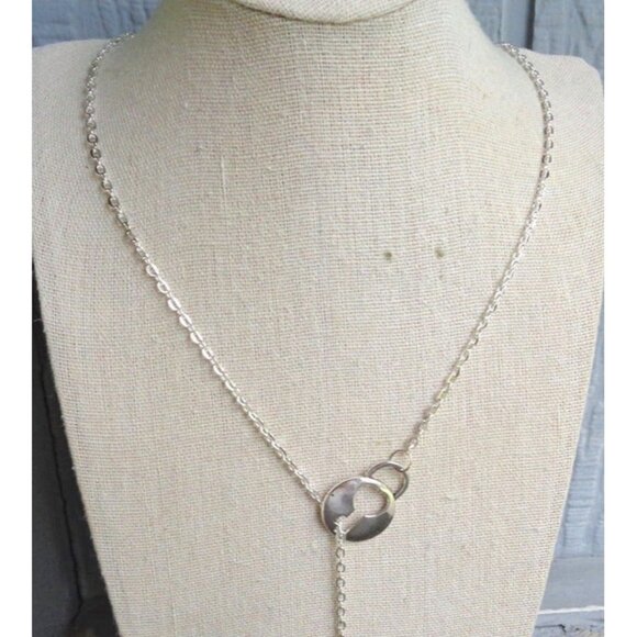Silver Tone Metal Key Keyhole Lariat Y Chain Pull Thru Necklace Long Adjustable - Picture 2 of 5